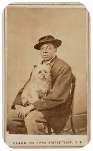 Portræt af en mand og en hund,ca. 1860 (foto) af Charles R. Clark