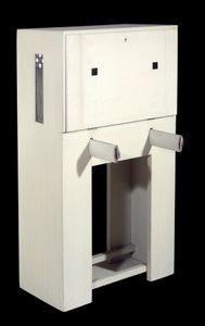 Charles Rennie Mackintosh (1868 - 1928); sekretær et sæde (1904) hvidlakeret træ. højde: 1,21; Paris, Musee d