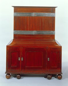 Skab - set bagfra, 1898 (mahogni og hvid kristtorn) af Charles Robert Ashbee