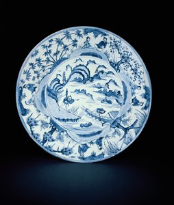 Blåt og hvidt fad malet med fiskere i en flodscene, Tianqi eller Chongzheng, 1620-30 (porcelæn)