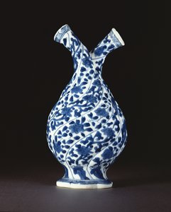 Blå og hvid dobbeltflaske i europæisk glasform, Kangxi periode (1662-1722) (porcelæn)