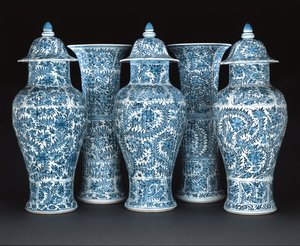 Blå og hvid garniture, Kangxi-perioden (1662-1722) (porcelæn)