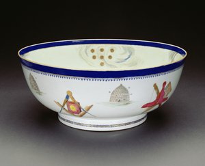 Famille Rose Export Masonic Bowl, Qianlong periode, 1736-95 (porcelæn) (se også 133044 & 133046)