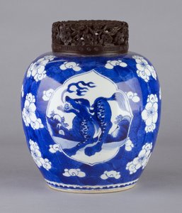 Krukke (med låg og dragedesign), 1662-1722 (keramik)
