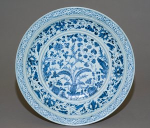 Stort fad, slutningen af det 14. århundrede (porcelæn)