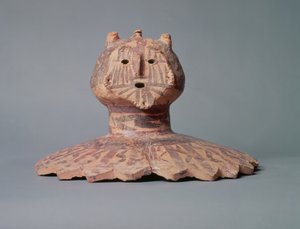 Låg fra en Yangshao-gryde, muligvis forestillende ansigtet af en shaman, Yangshao-perioden, ca. 2500 f.Kr. (lertøj) af Chinese School
