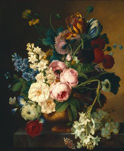 Buket blomster på et marmorbord