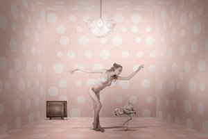 Lyserød flamingo-danser med prikker af Christine von Diepenbroek