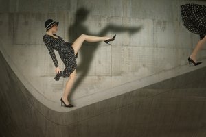 Modepose med prikker