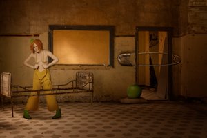 Den surrealistiske klovnekvinde af Christine von Diepenbroek