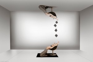 Surrealistiske, spejlvendte figurer af Christine von Diepenbroek