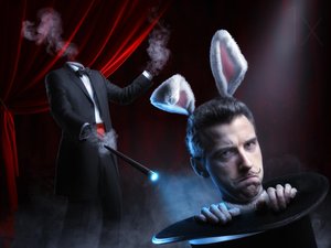 Tryllekunstnerens kaninhoved-trick af Christophe Kiciak
