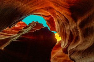Desert Canyon Glow af Chuanxu Ren