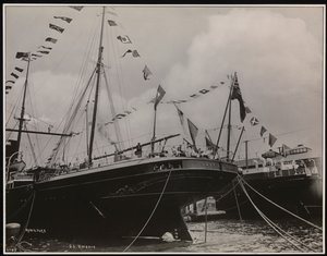 S.S. "Umbria" ved dok, ca. 1897 (s/h-foto)