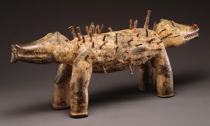 En Kongo power dog figur (træ, søm) af Congolese Congolese