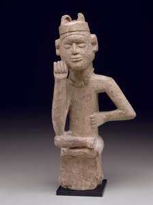 Siddende mandsfigur (ntadi), slutningen af det 19. eller begyndelsen af det 20. århundrede (steatit)