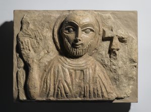 Buste af en helgen, fra Egypten, 4.-5. århundrede (malet kalksten) af Coptic Coptic