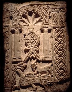 Koptisk civilisation: vægfragment af høje relieffer med fisk (kristent symbol). 6. eller 7. århundrede efter JC. Luxor, egyptisk kunstmuseum