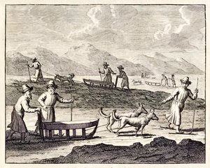 Russere, der rejser med hundeslæder i Sibirien.”, fra ‘Voyages de Corneille le Brun’. 1718 af Cornelis de Bruyn