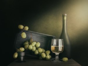 Hvidvin og druer
