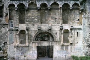 Porta Aurea ved Diocletians palads. ca. 300 e.Kr