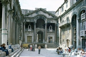 Peristilen ved Diocletians palads, ca. 300 e.Kr