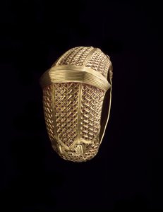 Armbånd, slutningen af det 19.-begyndelsen af det 20. århundrede (guld og rubiner)