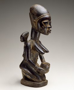 Mor og barn figur, Nigeria, slutningen af det 19. århundrede (træ og spor af indigo)