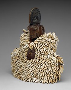 Tvillingfigur (ere ibeji) med beklædningsgenstand