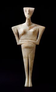 Art of Cyclades: "" kvindelig figur""" marmoridol fra Syros. 3000 f.Kr. Kykladisk civilisation (-3200 a -2000) søn. 46 cm Athenes, Nationalt Arkæologisk Museum - Kvindelig Idol, fra Syros - Marmorskulptur (H.46 cm), kykladisk kuvilisation, ca. 3000 f.Kr. - af Cycladic