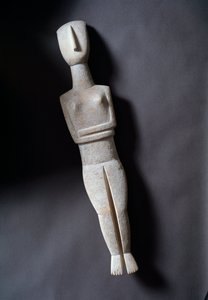 Kvindelig idol, skematisk figur, hvid marmor med okkerindlæg, 3200-2000 f.Kr.