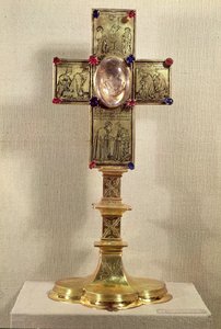 Relikviekors af pave Urban V (1310-70) 1368-78 (guld, krystal og ædelstene)