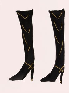 Black Boots, 2017 (sort india-blæk med guldfarvet filtpen på papir) af Daisy de Villeneuve