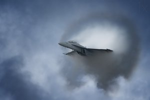 Sonisk bølge fra et kampfly af Darek Siusta