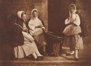 Mrs. Logan and Two Unknown Women, Newhaven, 184347, trykt ca. 1916. Skabere: David Octavius Hill, Robert Adamson, Hill & Adamson. af Hill and Adamson