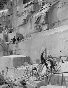 Channeling, et granitbrud i New England, ca. 1908 (s/h-foto) af Detroit Publishing Co.