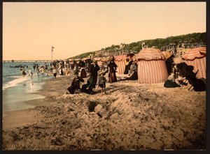 Stranden ved badetid, Trouville-sur-Mer, Frankrig, ca. 1905 (farvet foto) af Detroit Publishing Co.