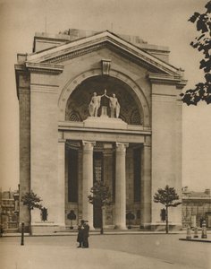 Bush House, en amerikansk tilføjelse til efterkrigstidens London, c1935. af Donald McLeish