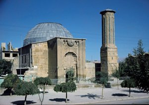 Udsigt over Minaret Medrese (1258) af Dynasty Seljuq