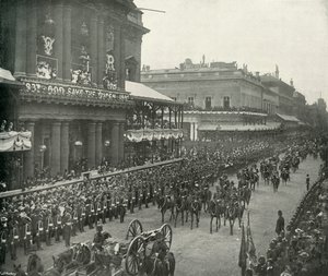 The Royal Procession: Aides-De-Camp Passing the United Service Club, c1897 af E. and S. Woodbury