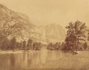 Vandfald i Yosemite. (Stor grizzlybjørn.) 2600 fods fald.