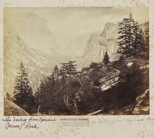 Yo-Sem-i-te Valley, Californien. Dalen fra Komah (måne)-klippen