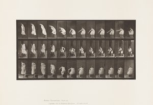 Tallerken 423. Toilet; Tager støvler på og rejser sig fra stolen af Eadweard Muybridge