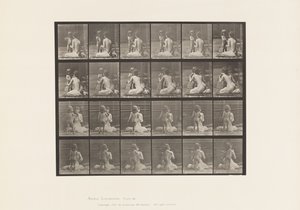 Plade 466. To modeller, Child 70N, bringer buket til 12, 1885 af Eadweard Muybridge
