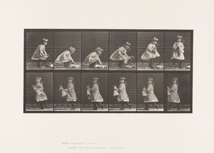 Tavle 481. Barn, løfter en dukke, vender og går af, 1885 af Eadweard Muybridge