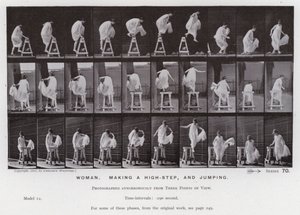 Den menneskelige figur i bevægelse: Kvinde, der laver et højt skridt og hopper (s/h-billede) af Eadweard Muybridge
