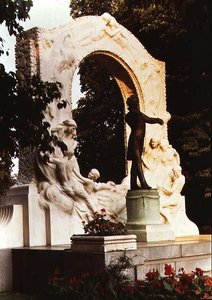 Monument til den østrigske komponist Johann Strauss den Yngre af Edmund Ritter von Hellmer