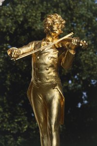 Statue af en musiker, Johann Strauss Statue, Wien, Østrig af Edmund Ritter von Hellmer