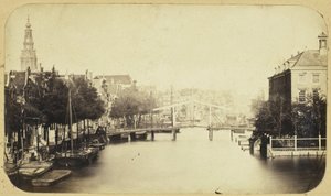 Udsigt over Zwanenburgwal i Amsterdam