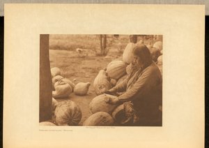 Kürbisse schälen - Wichita af Edward S. Curtis